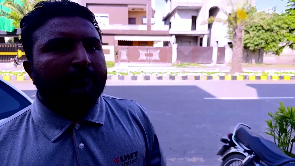 Shot 4 — close-up on Ron